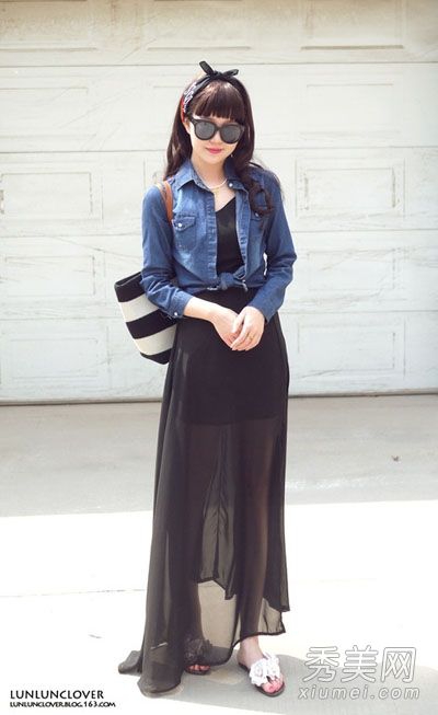 长裙+短外套既苗条又高挑。