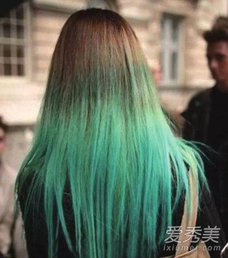 长发应该染成什么颜色才好看？给韩星加点绿色很时尚。