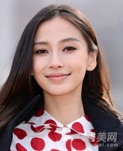 中国女演员在时装周抨击小桂纶镁的发型