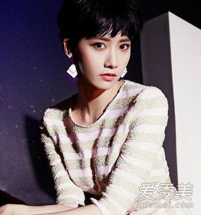 复古风格来了!在少女时代学会玩弄短而漂亮的头发。