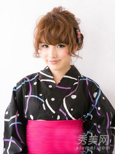 浪漫花环菜过程中长发的甜美转化