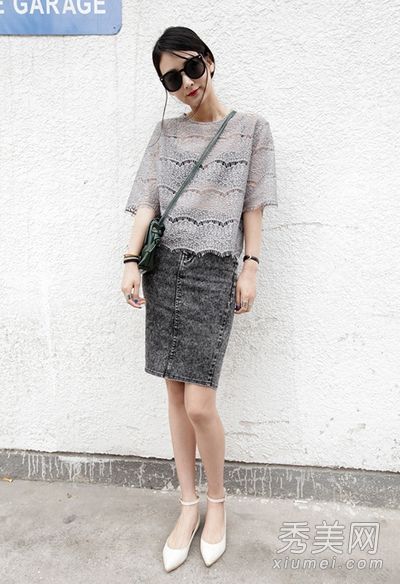 t恤+臀包裙腰臀打造性感女人味