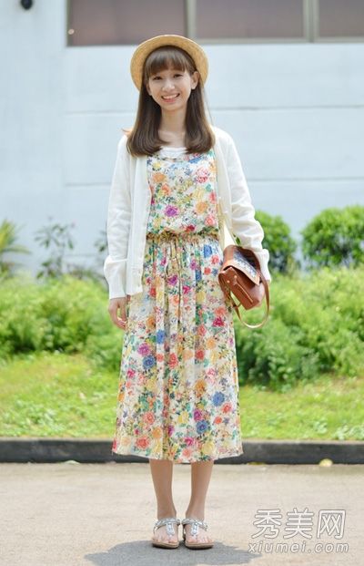 薄外套和长裙很容易穿女神气质