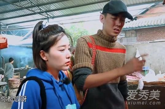 亲爱的店家，阿迪蓝色毛衣二期是什么品牌？