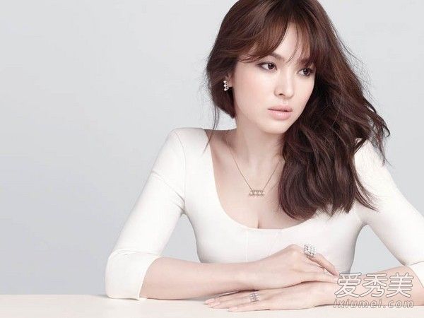 刘海是女孩拥有好发型和长短发型不可或缺的。