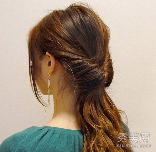 韩版女士气质长发领带方法图简单易学