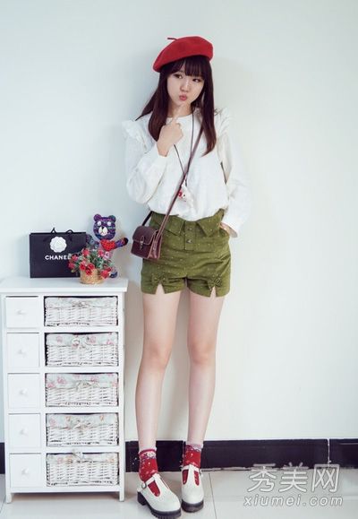 秋冬款帽子以凹形造型搭配保暖又时尚