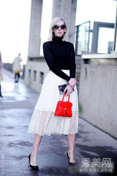 长裙不仅仅是女神的象征，它更能与变化相匹配。