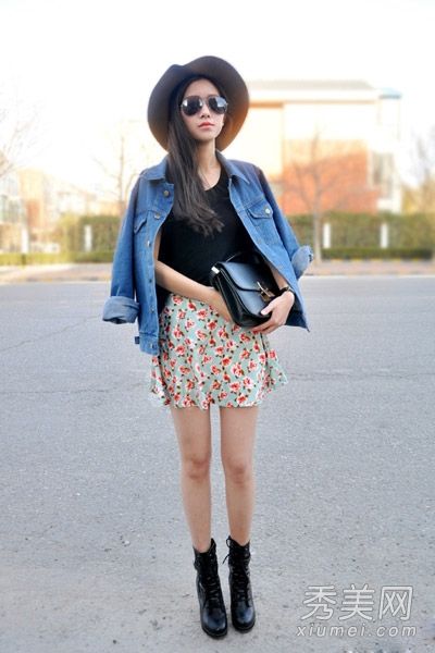 牛仔外套一直在变，裙子和裤子都很流行。