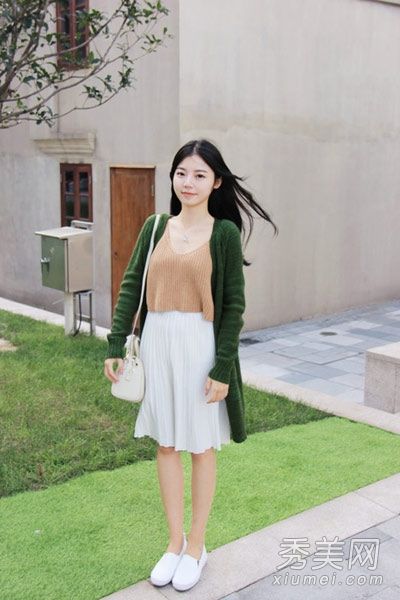 针织开襟羊毛衫款式全，款式时尚。