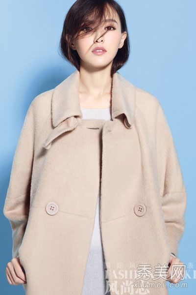 唐嫣展示与最喜欢的超大款式相配的新外套