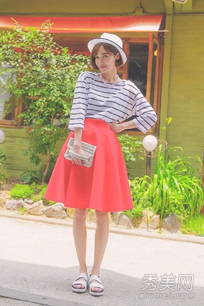 中长伞裙成为今秋新宠,提升优雅