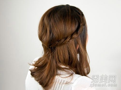 韩国头发编辑教程是一个简单的6步修复女士发型的方法。