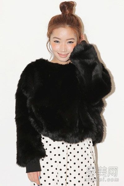 仿裘皮大衣新款式打造气质名媛风格