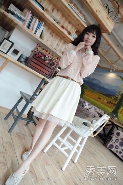 春天优雅的裙子为你打造九个身体