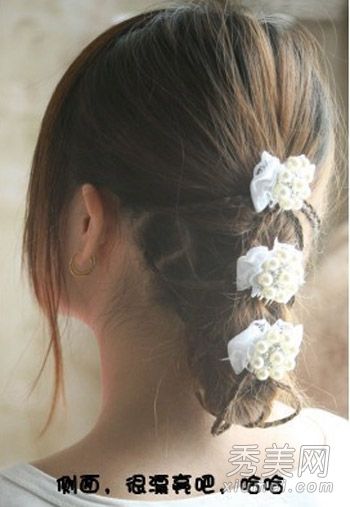 韩国女士辫子辫和头发酷和迷人的气质出类拔萃