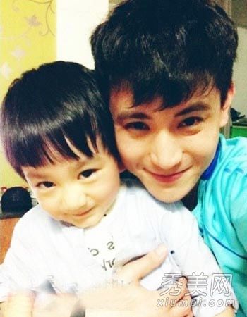 最帅最时尚的爸爸孟娃很受欢迎，他有一个可爱的发型，不会输给林志颖·基米。