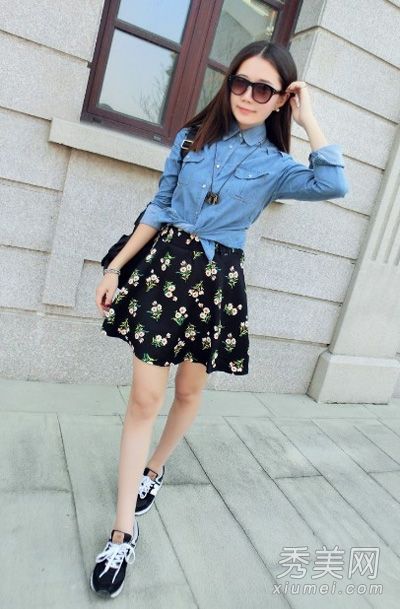 夹克+印花短裙高配女孩秀