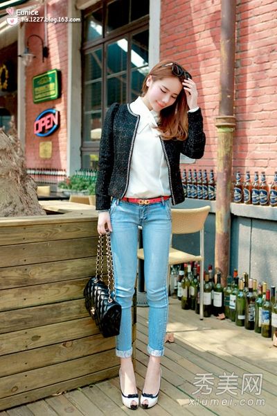 白色衬衫+小裤腿OL清新搭配彰显气质