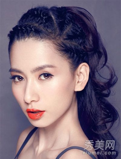 DIY夏季发型3运动风扎头发变得精力充沛的女孩