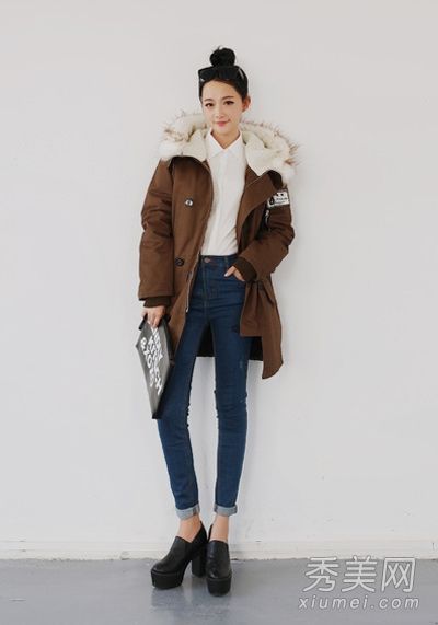 通用厚跟短靴更高,更时尚。