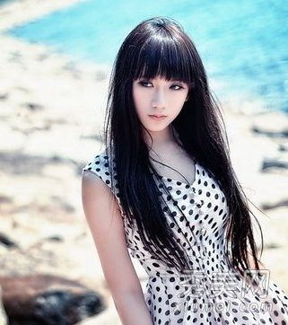 韩国女孩喜欢长发风格，以显示数千种风情