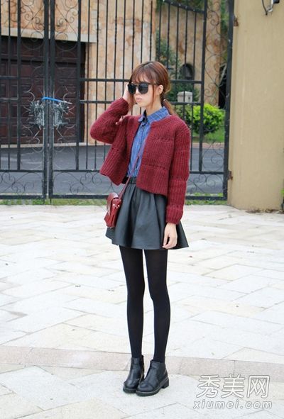 穿这样漂亮的腿,短靴更时尚。