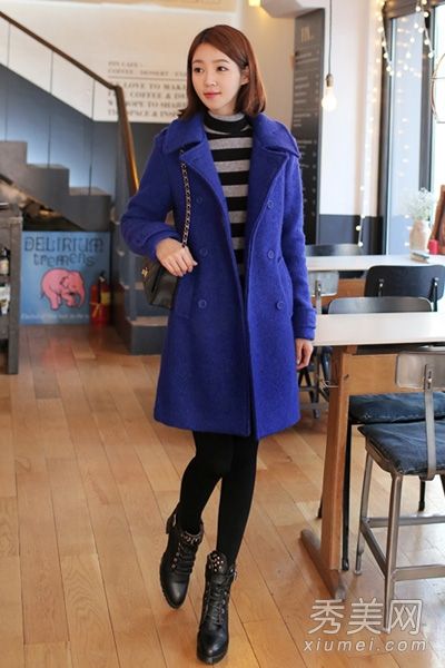 黑色链袋实在是没有用，搭配外套来显示气质。