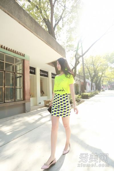 春夏炫目的荧光小鲜美非常抢眼