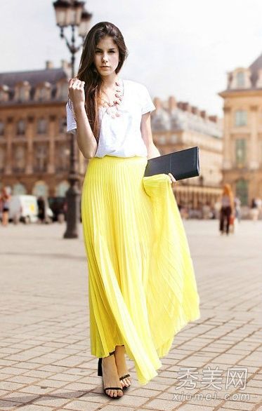 t恤衬衫+亮色连衣裙简单搭配更有女神范