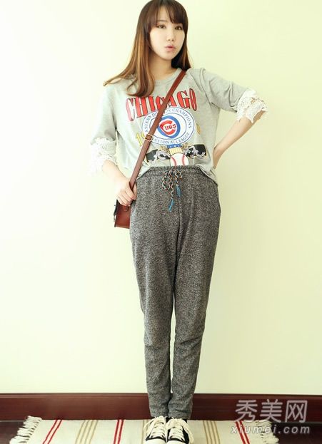 春装长袖配哈兰裤休闲、帅气、时尚。