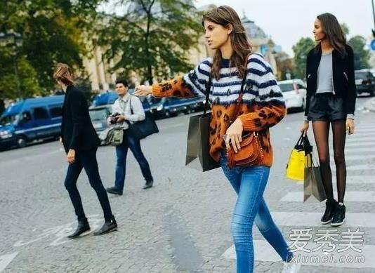 没有乌龟我怎么能穿毛衣？这里的时装