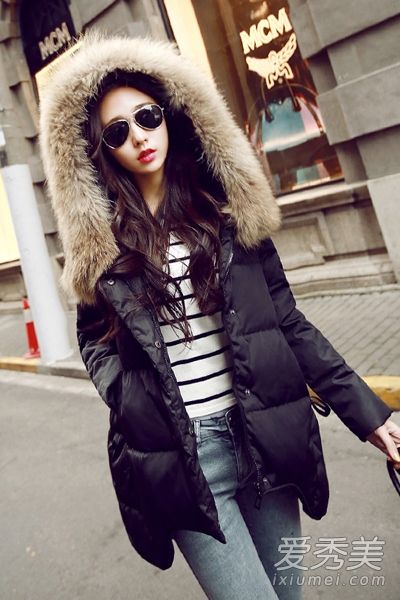 新羽绒服时尚、漂亮、保暖。