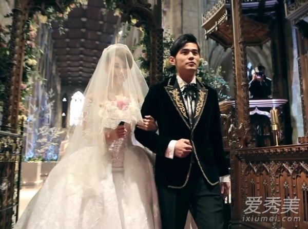 周东和昆凌像童话一样结婚了