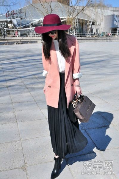 欧美风格时装街长裙配西装外套