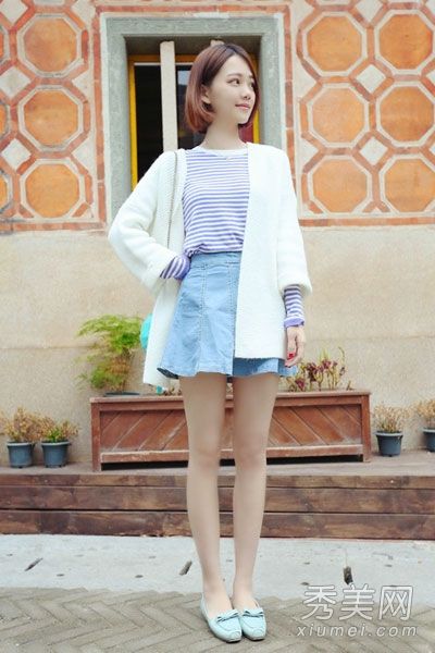 长针织开衫配短裤或短裙，展现美丽的双腿