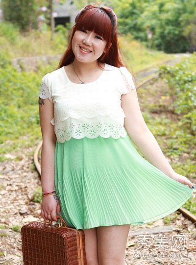 胖女孩巧穿9件连衣裙