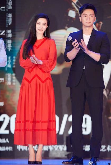 “0+日狩猎”路演范冰冰的红色礼服是什么牌子的?