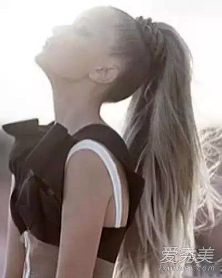 如何扎马尾辫？10幅美丽的图片教你如何轻松改变。
