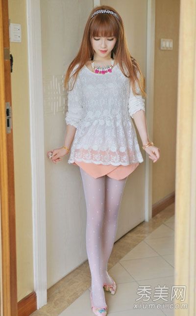 蕾丝衬衫配短裤或短裙,100%折回