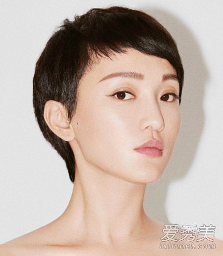 2015年冬季发型关键词:超短头发,侧辫子+?