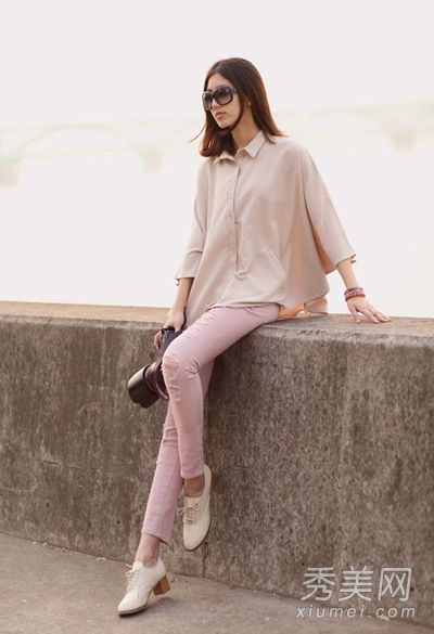 春游混合搭配，打造复古清新风格