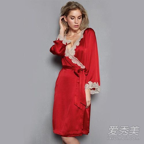 丝绸衣服怎么能通过染色洗掉？丝绸衣服缩水吗