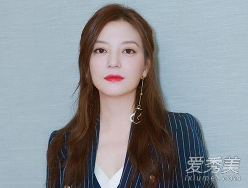 赵薇最新款耳环是什么牌子的?同样的耳环在赵薇身上