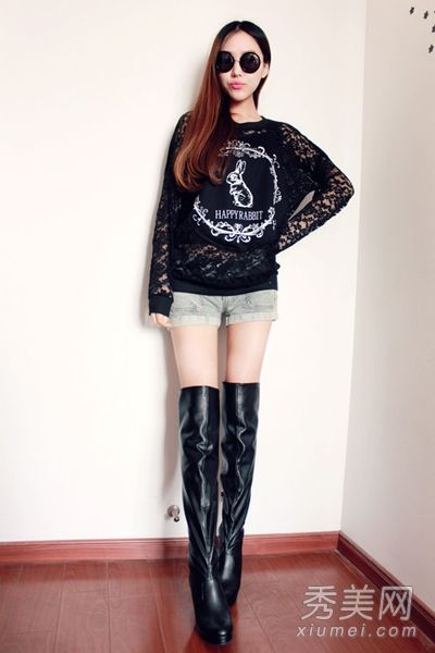 在三月下旬，长袖夹克和短裤展示了他们的长腿来显示他们的身高。