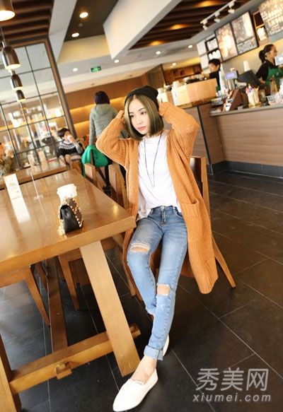 长针织开衫+牛仔裤略胖女孩修身穿着