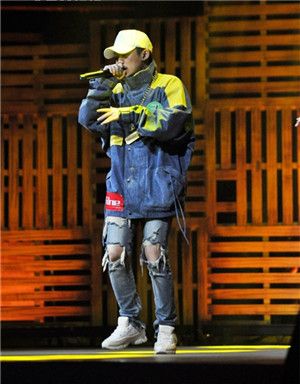 你在中国有什么牌子的黄色牛仔夹克