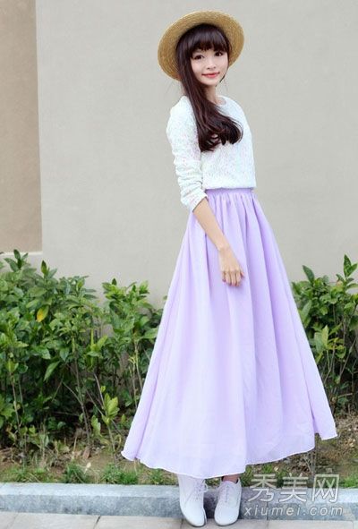 穿t恤或衬衫的女士穿雪纺连衣裙很好看。