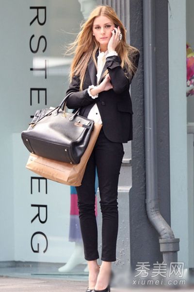 小Xi穿了一身干练的御姐装裤