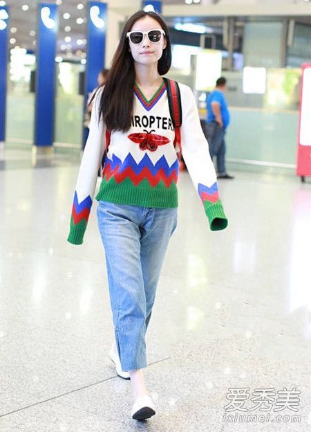 妮妮机场同样的小白鞋是什么牌子的？多少钱？